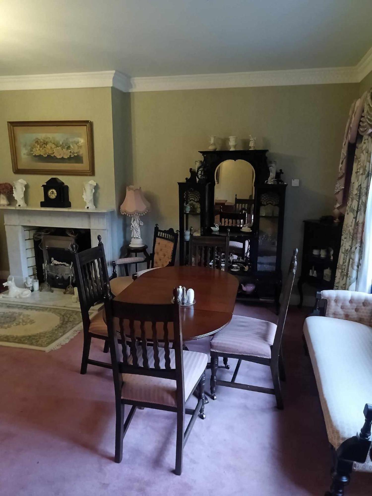 Pinewood Lodge Guest House オマー エクステリア 写真